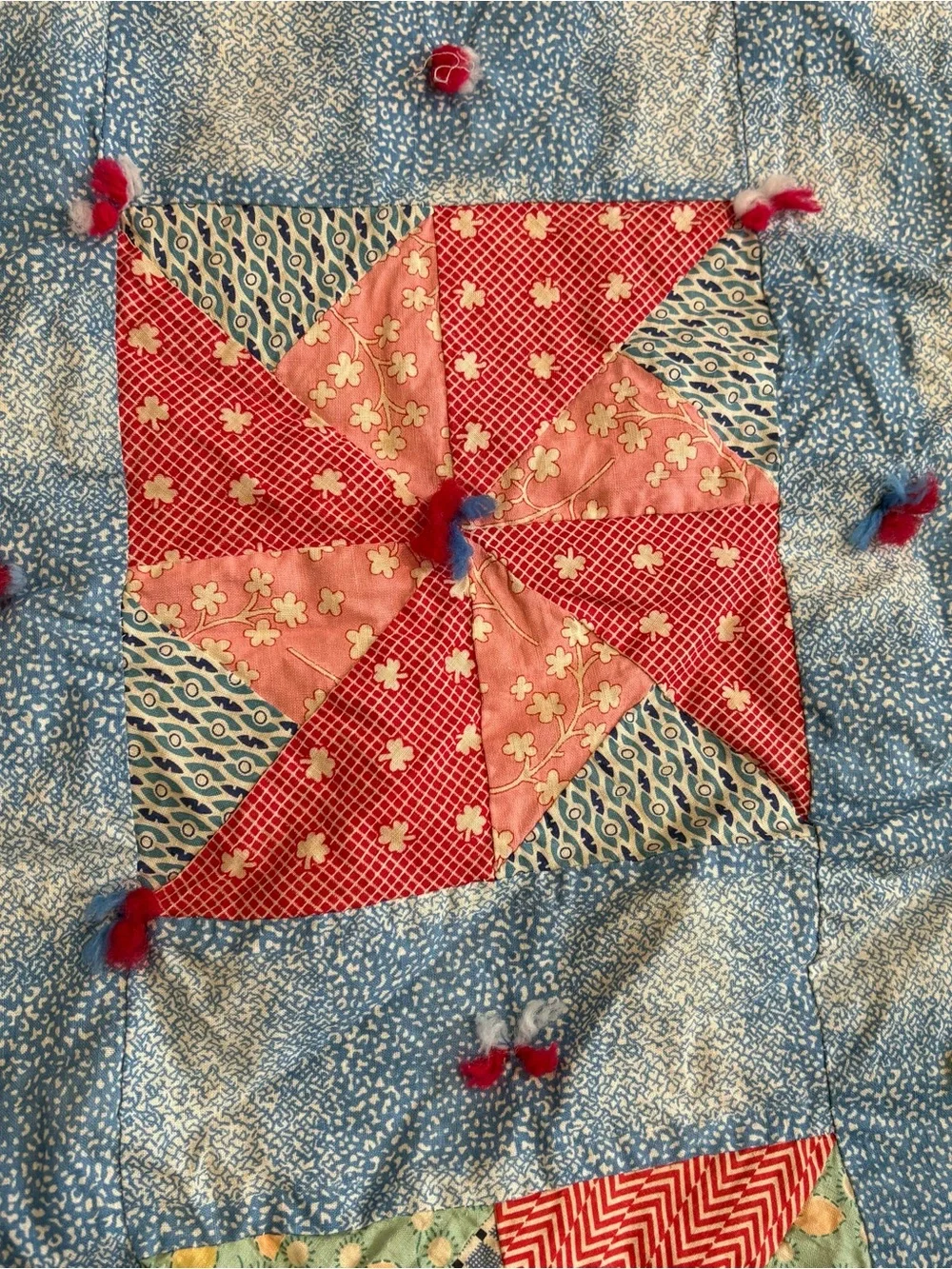 Vintage Handmade Patchwork Pinwheel Quilt 72”X58” Red Blue Floral Cottage 1940s
